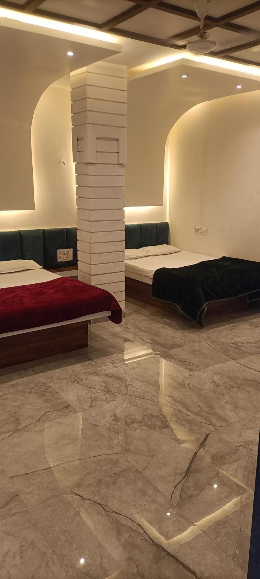 Maharaja Guest House Nashikkar Akalkot Exterior photo